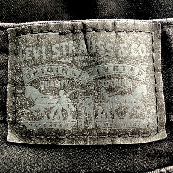 LEVI'S 711 Shaping Skinny Jeans in Distressed Black - Women's 28 - Picture 12 of 13